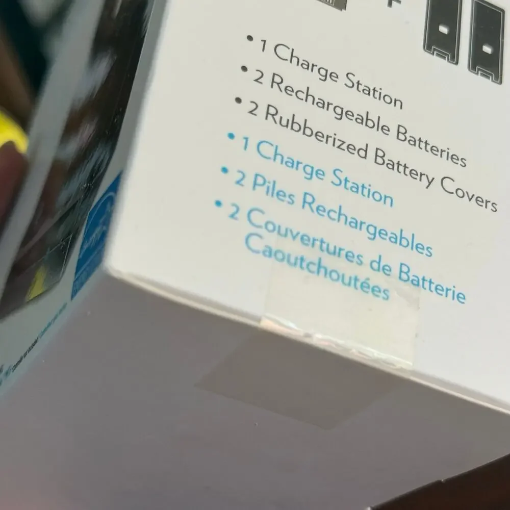 NEW Nyko Charge Station for Wii U Wii Remote Dock & 2 Rechargeable Batteries